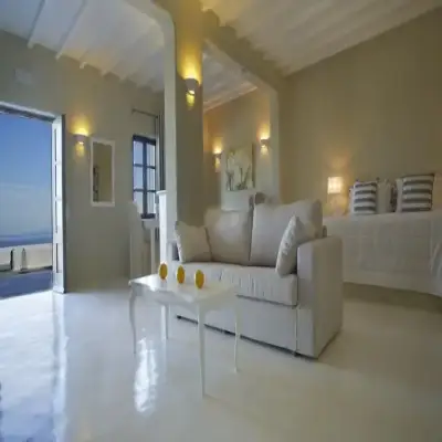 Carpe Diem Suites and Spa - Santorini